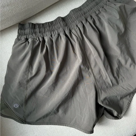 Lululemon hotty hot lined shorts (low rise) - Picture 3 of 3